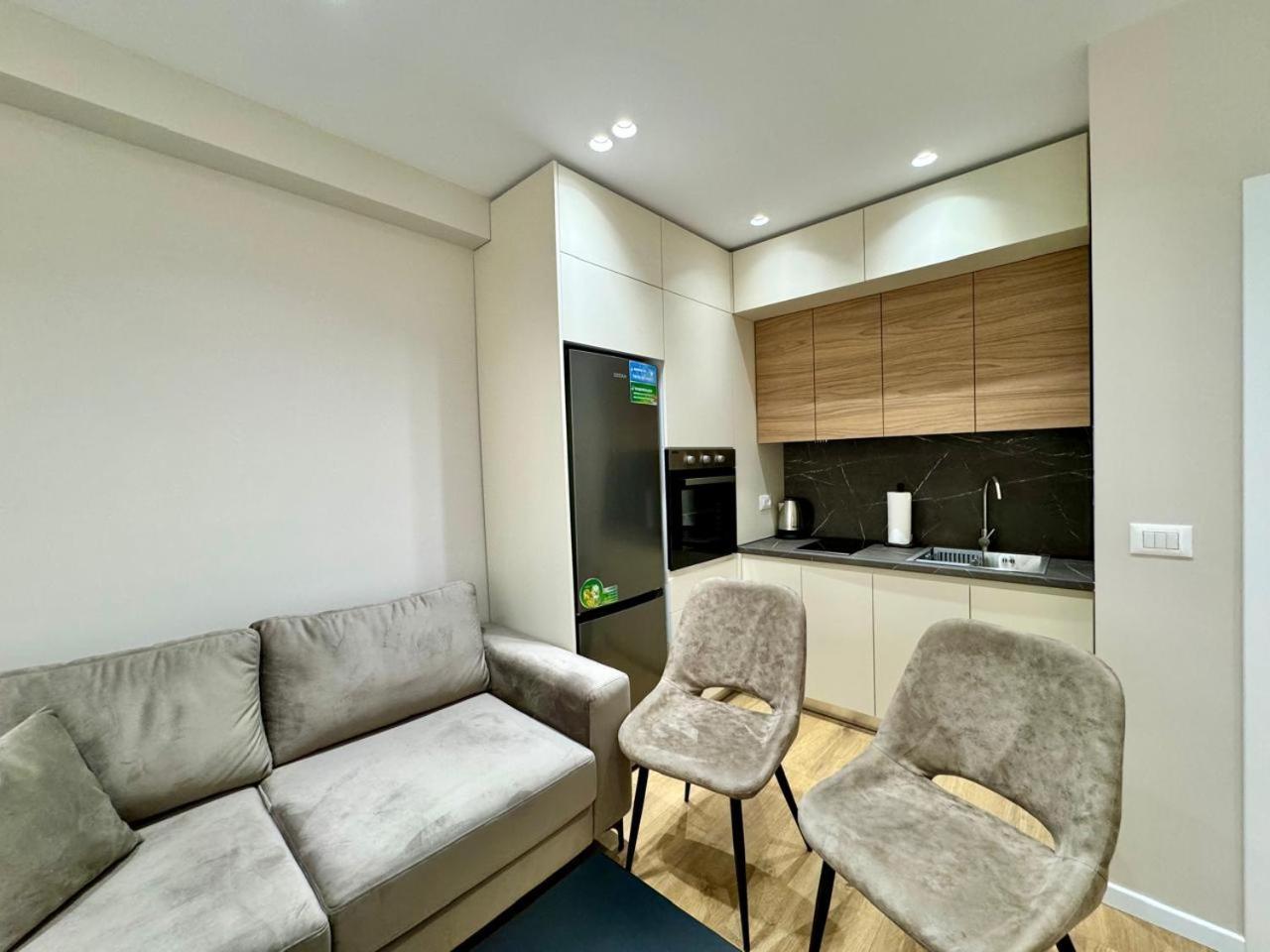 E&R Apartments At Myslym Shyri Tiranë Ngoại thất bức ảnh