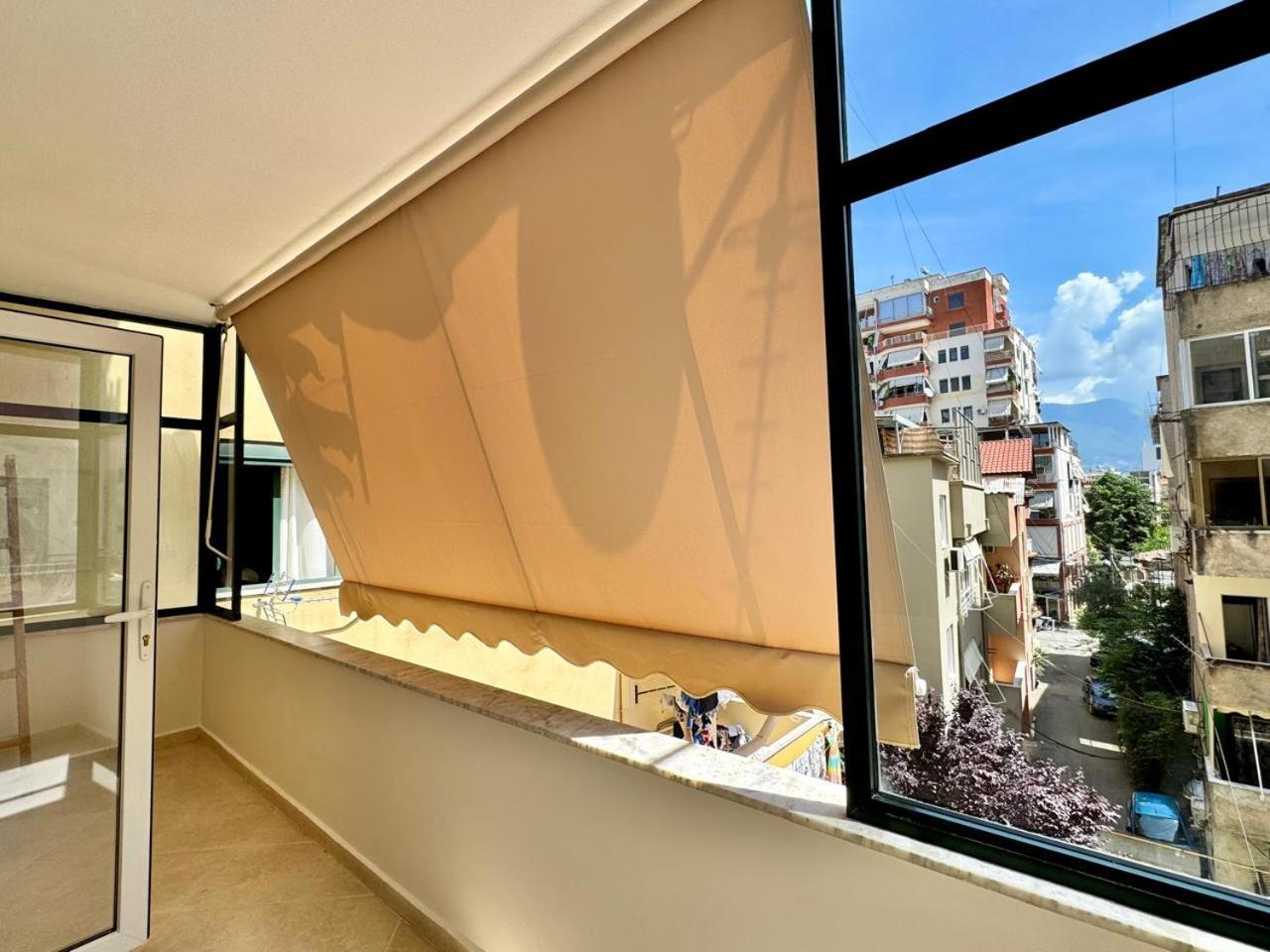 E&R Apartments At Myslym Shyri Tiranë Ngoại thất bức ảnh